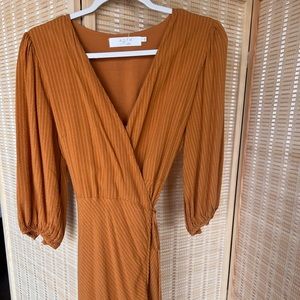 Astr wrap tiers dress - large - rust orange